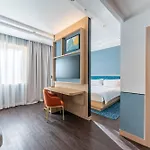 Hilton Garden Colosseum Hotel