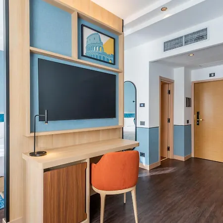 Hilton Garden Colosseum Hotel 4*