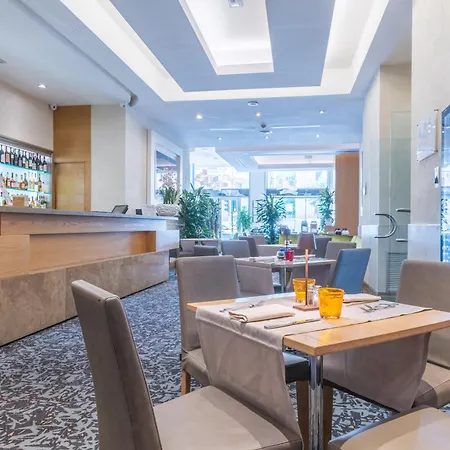 Hilton Garden Colosseum 4*