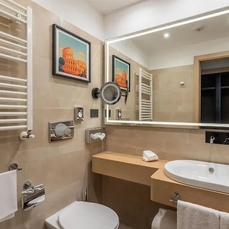 Hilton Garden Colosseum 4*