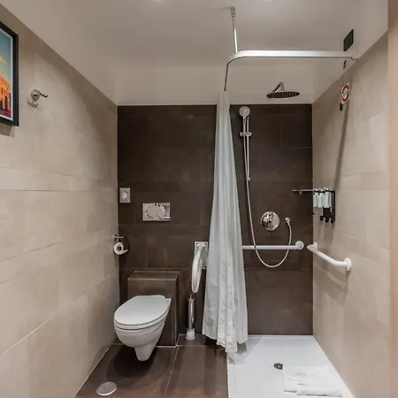 Hilton Garden Colosseum Hotel