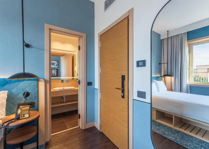 ホテル Hilton Garden Colosseum 4*